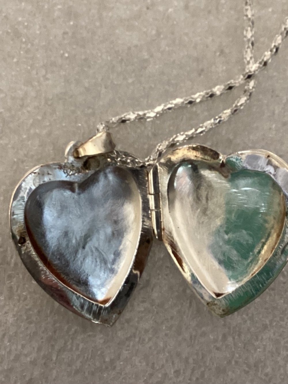 925 Sterling Silver Birds & Flowers Etched Heart Locket Pendant Necklace - Picture 4 of 6